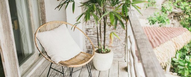 ideas prácticas y económicas para decorar balcones y terrazas