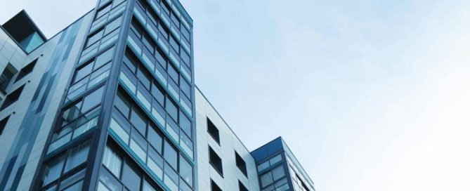 Vista de edificio moderno — expensas y mantenimiento en Argentina