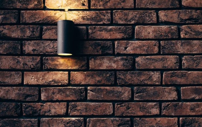 Fachada de ladrillos exteriores pintada y renovada