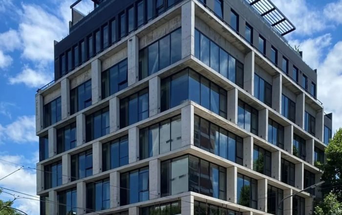 Edificio de oficinas AAA adquirido por un REIT en Parque Patricios